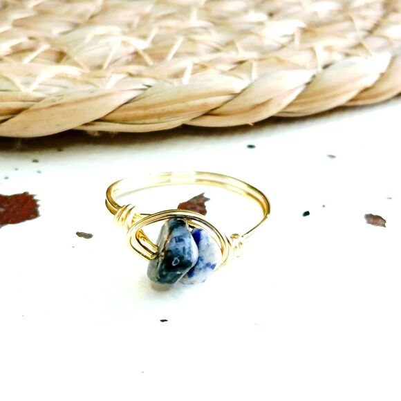 Dainty Sodalite Crystal Beaded Ring, Gemstone Chip Wire Ring, Size 10 - Picture 1 of 3